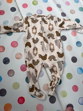 Baby Set 6-9 months. Unbranded Beige Sloth Print Baby One-Piece Footed Pajamas